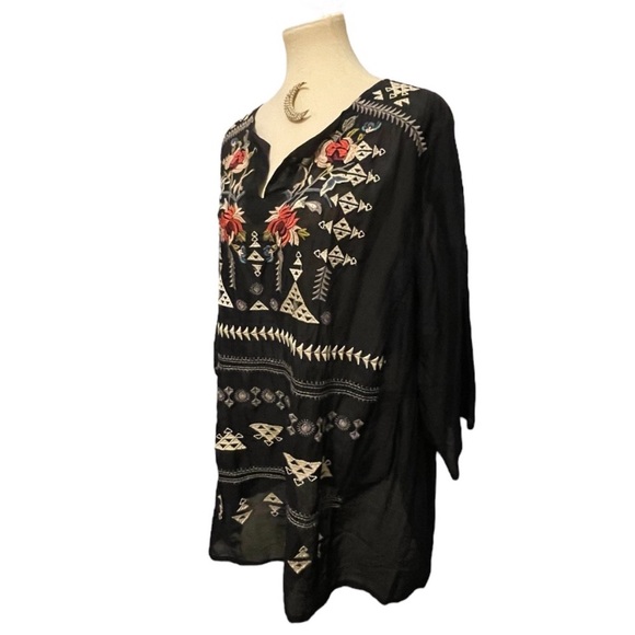 2X Johnny Was 3JW Flowers & Geometric Embroidered Black 3/4 Sleeve Top Tunic NWT - Picture 6 of 16